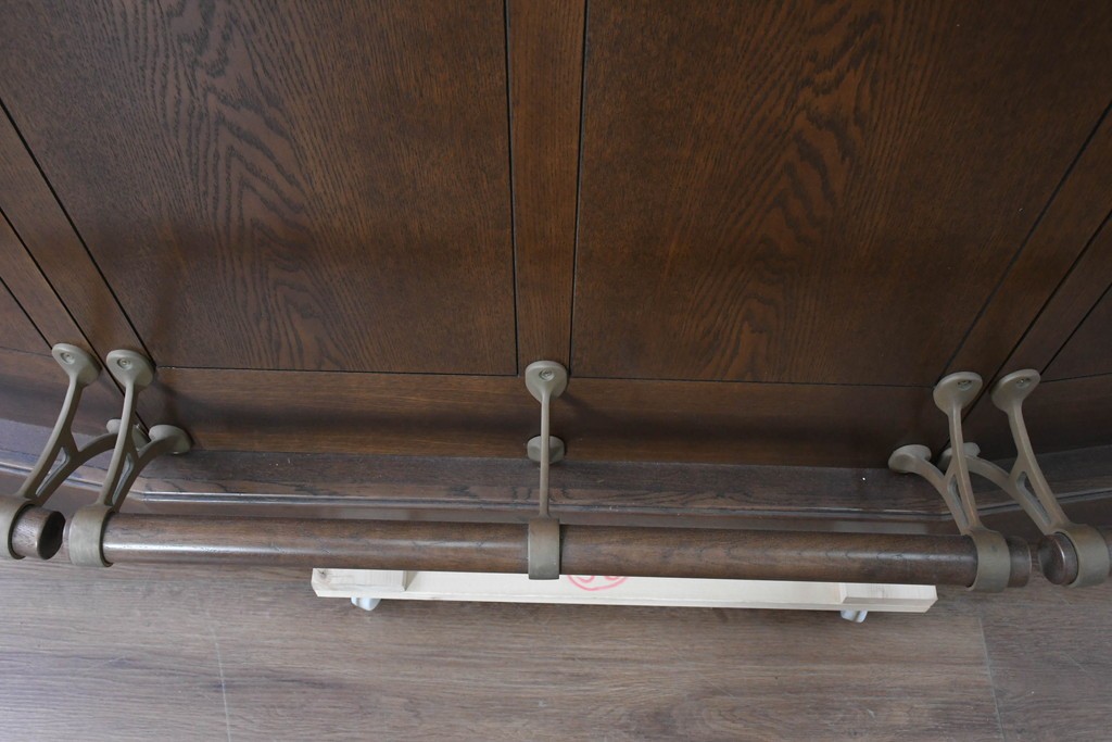 中古　美品　激レア希少モデル!!　カリモク家具(karimoku)　domani(ドマーニ)　Morganton(モーガントン)　フットレール付きバーカウンターテーブル　定価100万円以上　(R-086715)