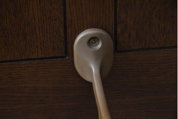 中古　美品　激レア希少モデル!!　カリモク家具(karimoku)　domani(ドマーニ)　Morganton(モーガントン)　フットレール付きバーカウンターテーブル　定価100万円以上　(R-086715)