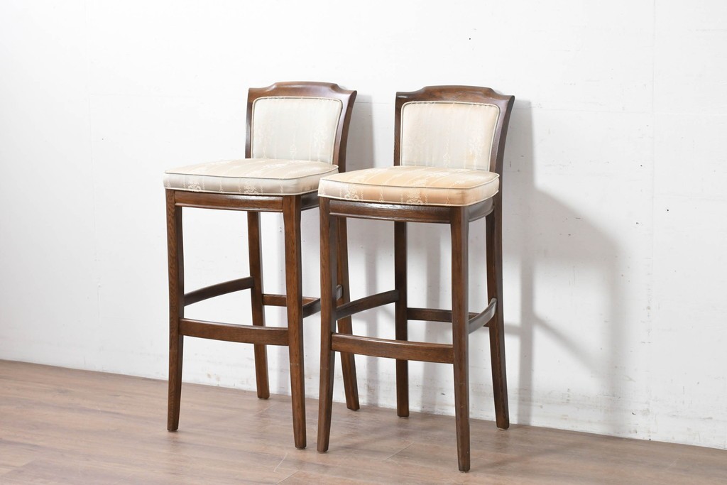 中古　希少　カリモク家具(karimoku)　domani(ドマーニ)　Morganton(モーガントン)　織り柄ファブリックが上品なカウンターチェア2脚セット　(R-086716)