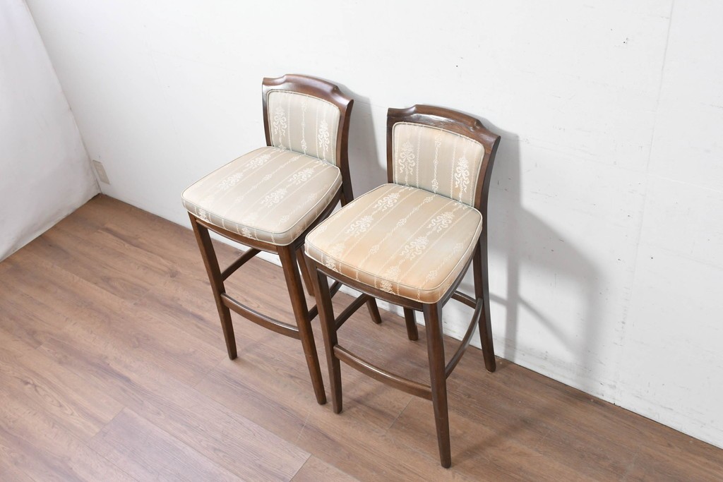 中古　希少　カリモク家具(karimoku)　domani(ドマーニ)　Morganton(モーガントン)　織り柄ファブリックが上品なカウンターチェア2脚セット　(R-086716)