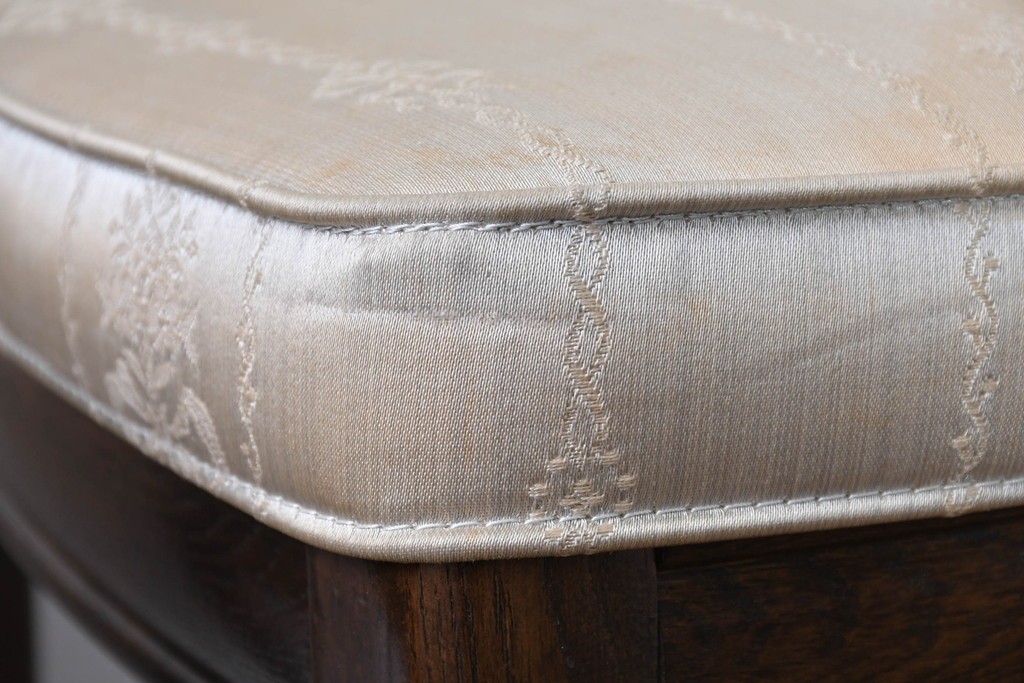 中古　希少　カリモク家具(karimoku)　domani(ドマーニ)　Morganton(モーガントン)　織り柄ファブリックが上品なカウンターチェア2脚セット　(R-086716)