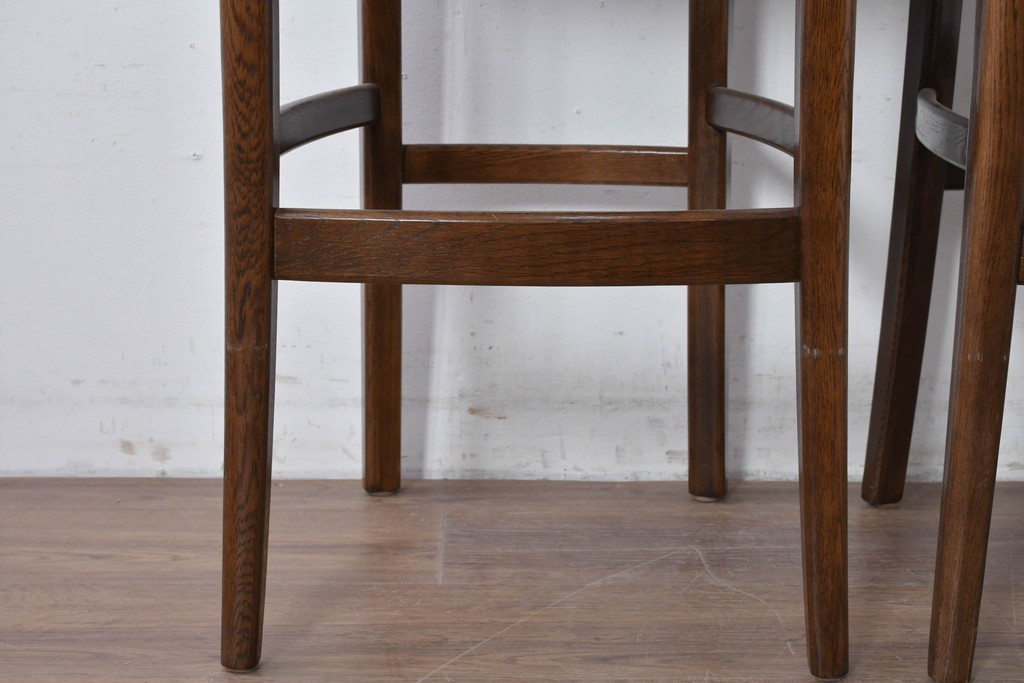 中古　希少　カリモク家具(karimoku)　domani(ドマーニ)　Morganton(モーガントン)　織り柄ファブリックが上品なカウンターチェア2脚セット　(R-086716)