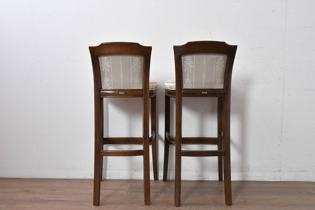 中古　希少　カリモク家具(karimoku)　domani(ドマーニ)　Morganton(モーガントン)　織り柄ファブリックが上品なカウンターチェア2脚セット　(R-086716)