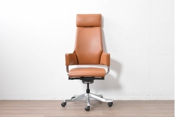 中古　関家具取り扱い　Delphi(デルフィー)　本革　ハイバック仕様で快適な座り心地のリクライニングチェア　定価約13万円　(R-086718)