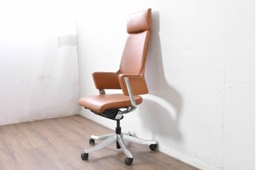 中古　関家具取り扱い　Delphi(デルフィー)　本革　ハイバック仕様で快適な座り心地のリクライニングチェア　定価約13万円　(R-086718)