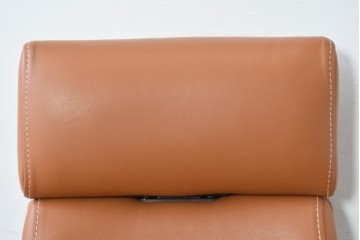 中古　関家具取り扱い　Delphi(デルフィー)　本革　ハイバック仕様で快適な座り心地のリクライニングチェア　定価約13万円　(R-086718)