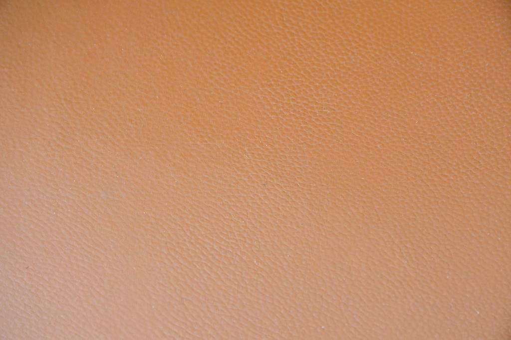 中古　関家具取り扱い　Delphi(デルフィー)　本革　ハイバック仕様で快適な座り心地のリクライニングチェア　定価約13万円　(R-086718)