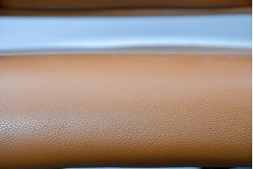 中古　関家具取り扱い　Delphi(デルフィー)　本革　ハイバック仕様で快適な座り心地のリクライニングチェア　定価約13万円　(R-086718)