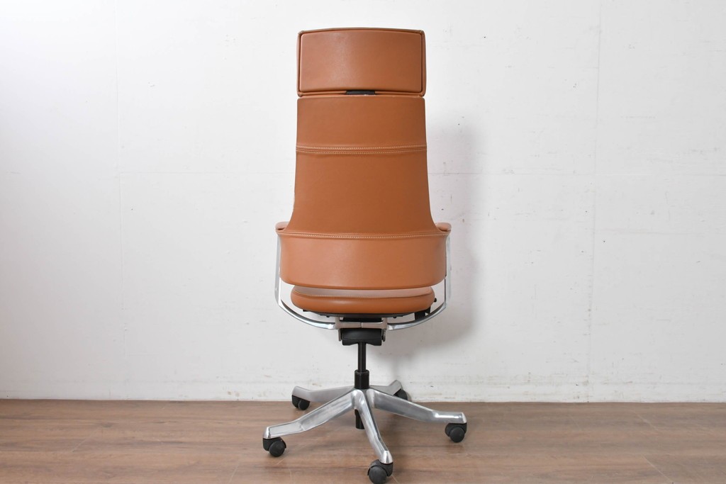 中古　関家具取り扱い　Delphi(デルフィー)　本革　ハイバック仕様で快適な座り心地のリクライニングチェア　定価約13万円　(R-086718)