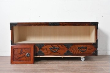 中古　美品　岩谷堂箪笥　菊幸　金具に施された細やかな彫刻が美しいローボード　(R-086719)