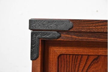 中古　美品　岩谷堂箪笥　菊幸　金具に施された細やかな彫刻が美しいローボード　(R-086719)