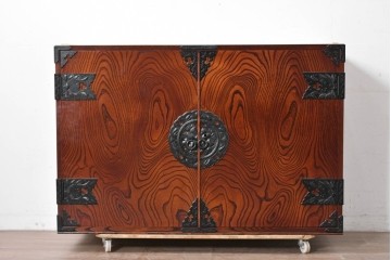 《天板・台輪取り付け加工費込み》　中古　美品　岩谷堂箪笥　菊幸　重厚な錠前金具が目を引く衣装盆5杯の着物箪笥　(R-086720)