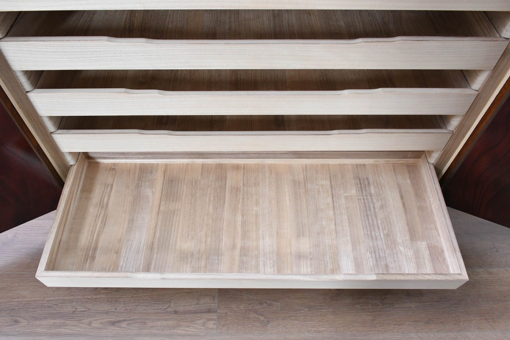 《天板・台輪取り付け加工費込み》　中古　美品　岩谷堂箪笥　菊幸　重厚な錠前金具が目を引く衣装盆5杯の着物箪笥　(R-086720)