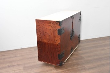 《天板・台輪取り付け加工費込み》　中古　美品　岩谷堂箪笥　菊幸　重厚な錠前金具が目を引く衣装盆5杯の着物箪笥　(R-086720)