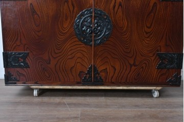 《天板・台輪取り付け加工費込み》　中古　美品　岩谷堂箪笥　菊幸　重厚な錠前金具が目を引く衣装盆5杯の着物箪笥　(R-086720)