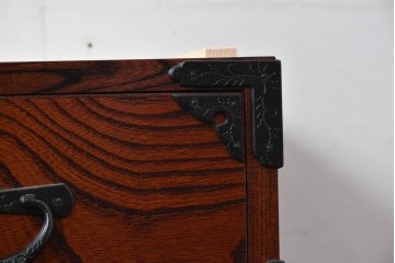 《天板取り付け加工費込み》　中古　美品　岩谷堂箪笥　菊幸　堂々とした木目に金具の意匠が映えるローチェスト　(R-086721)