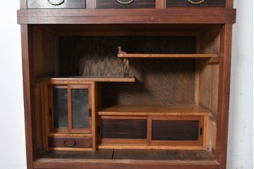 和製アンティーク　前面欅(ケヤキ)材　上杢!　違い棚付き二段重ね関東水屋箪笥　(R-086722)