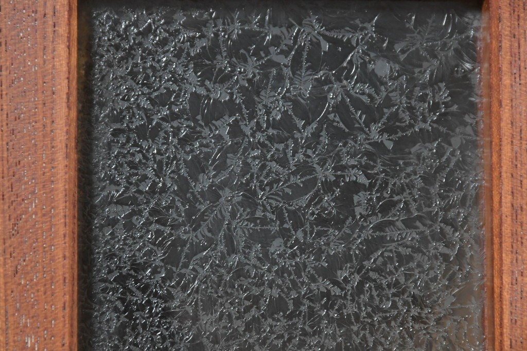 和製アンティーク　前面欅(ケヤキ)材　上杢!　違い棚付き二段重ね関東水屋箪笥　(R-086722)