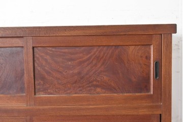 和製アンティーク　前面欅(ケヤキ)材　上杢!　違い棚付き二段重ね関東水屋箪笥　(R-086722)