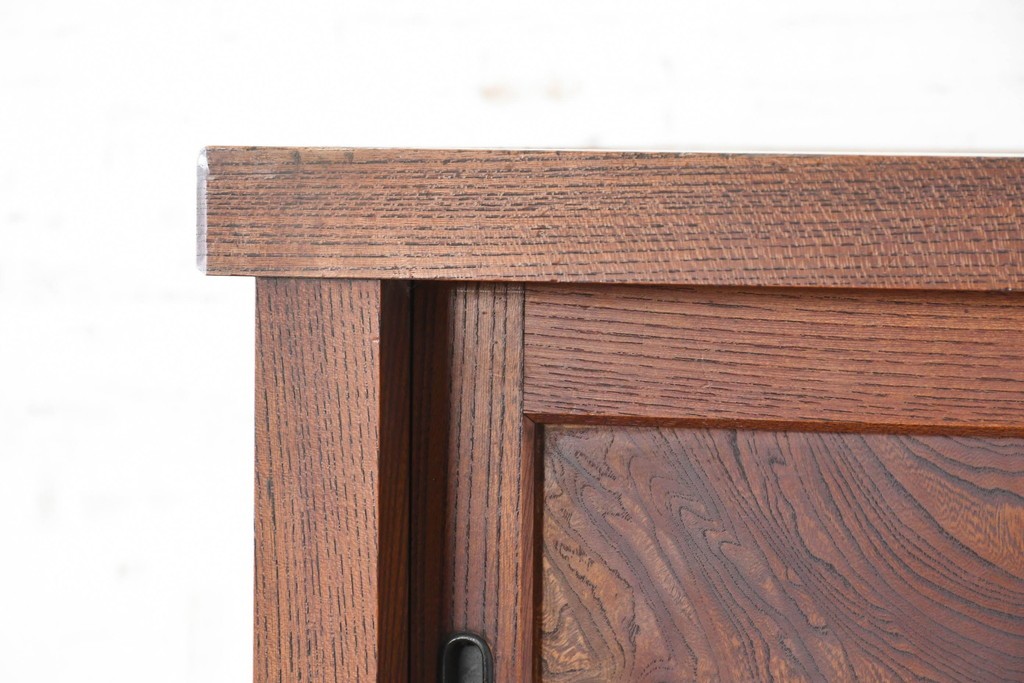 和製アンティーク　前面欅(ケヤキ)材　上杢!　違い棚付き二段重ね関東水屋箪笥　(R-086722)