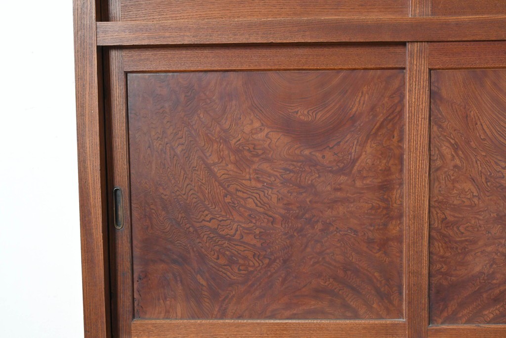 和製アンティーク　前面欅(ケヤキ)材　上杢!　違い棚付き二段重ね関東水屋箪笥　(R-086722)