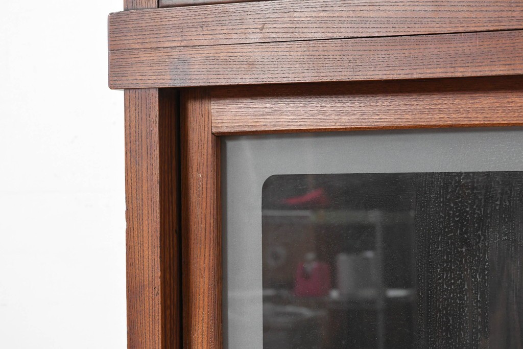 和製アンティーク　前面欅(ケヤキ)材　上杢!　違い棚付き二段重ね関東水屋箪笥　(R-086722)