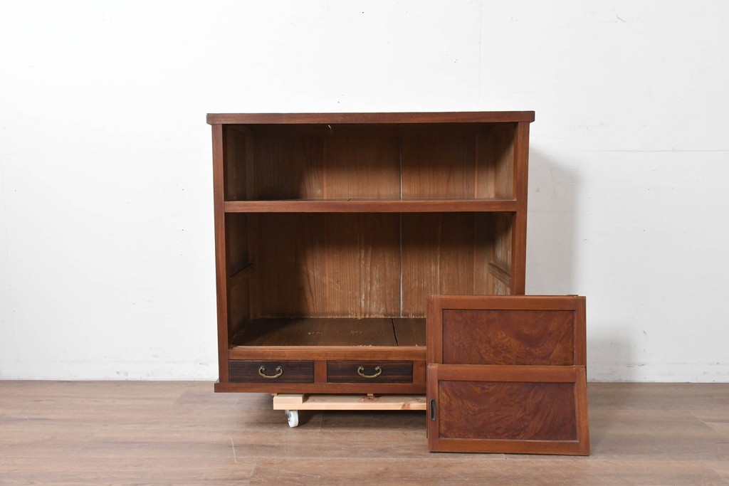 和製アンティーク　前面欅(ケヤキ)材　上杢!　引き出し3杯付きの関東水屋箪笥サイドボード　(R-086723)