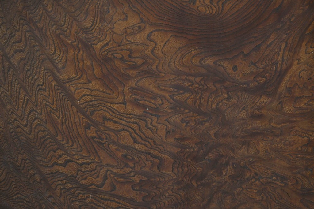 和製アンティーク　前面欅(ケヤキ)材　上杢!　引き出し3杯付きの関東水屋箪笥サイドボード　(R-086723)