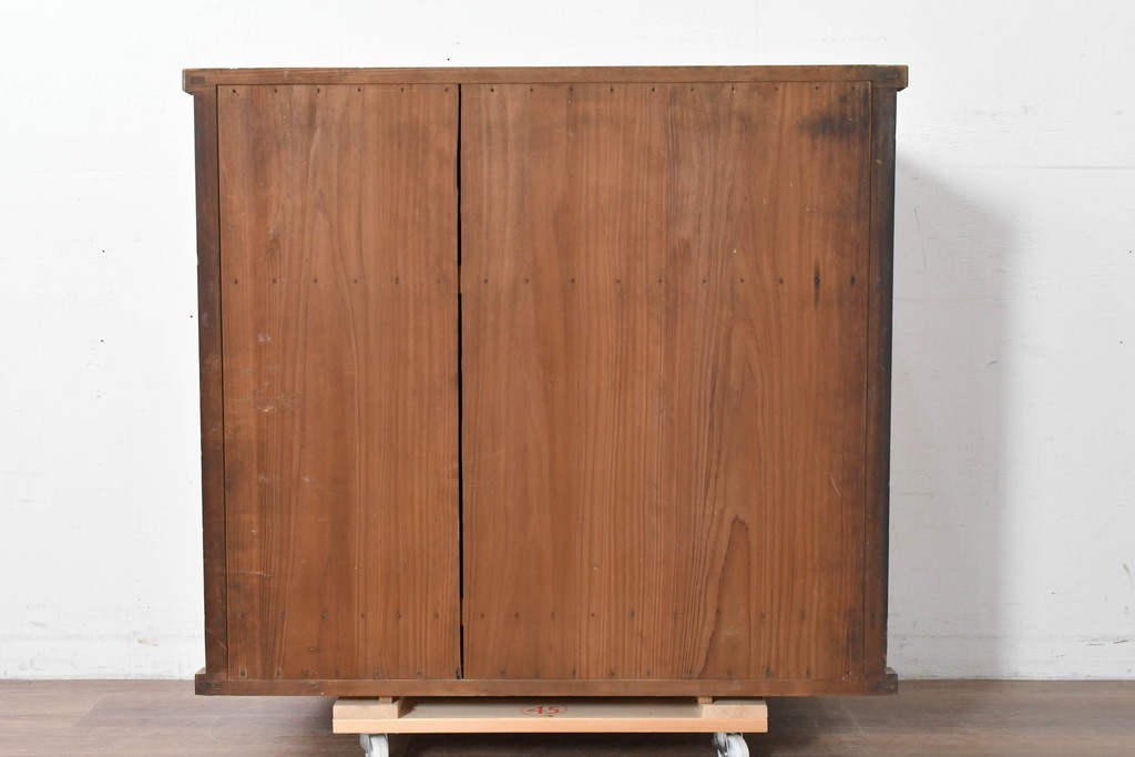 和製アンティーク　前面欅(ケヤキ)材　上杢!　引き出し3杯付きの関東水屋箪笥サイドボード　(R-086723)