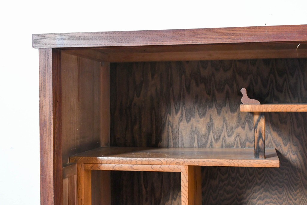 和製アンティーク　前面欅(ケヤキ)材　上杢!　違い棚付きの関東水屋箪笥サイドボード　(R-086724)