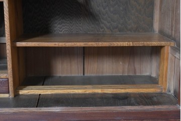 和製アンティーク　前面欅(ケヤキ)材　上杢!　違い棚付きの関東水屋箪笥サイドボード　(R-086724)