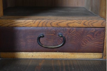 和製アンティーク　前面欅(ケヤキ)材　上杢!　違い棚付きの関東水屋箪笥サイドボード　(R-086724)