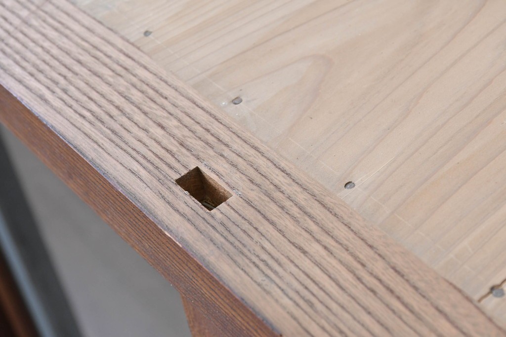 和製アンティーク　前面欅(ケヤキ)材　上杢!　違い棚付きの関東水屋箪笥サイドボード　(R-086724)