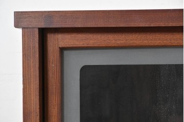 和製アンティーク　前面欅(ケヤキ)材　上杢!　違い棚付きの関東水屋箪笥サイドボード　(R-086724)