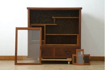 和製アンティーク　前面欅(ケヤキ)材　上杢!　違い棚付きの茶箪笥　(R-086724)