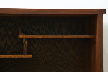 和製アンティーク　前面欅(ケヤキ)材　上杢!　違い棚付きの茶箪笥　(R-086724)