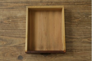 和製アンティーク　前面欅(ケヤキ)材　上杢!　違い棚付きの茶箪笥　(R-086724)