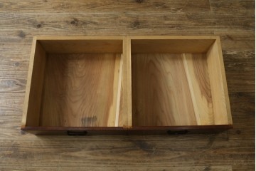 和製アンティーク　前面欅(ケヤキ)材　上杢!　違い棚付きの茶箪笥　(R-086724)