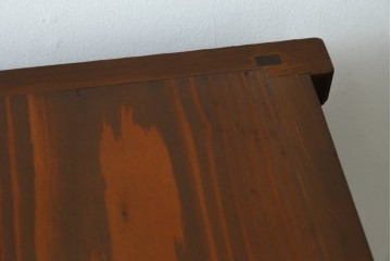和製アンティーク　前面欅(ケヤキ)材　上杢!　違い棚付きの茶箪笥　(R-086724)