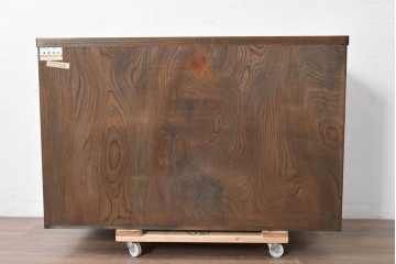 中古　美品　岩谷堂箪笥　欅(ケヤキ)材　重厚な金具が目を引く整理箪笥　(R-086725)