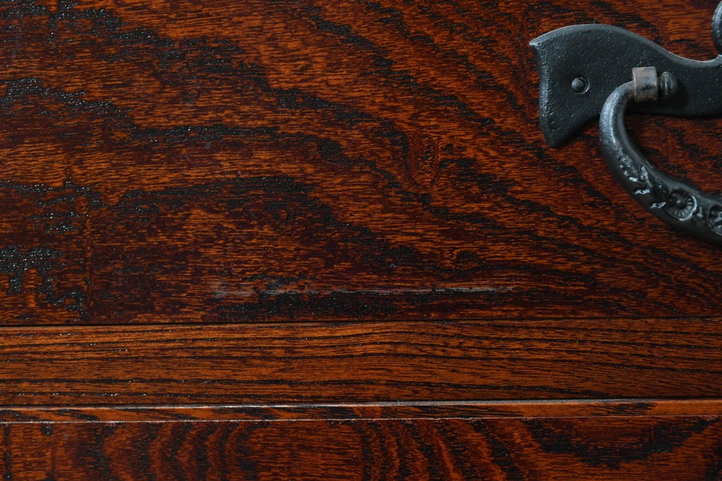 《天板取り付け加工費込み》　中古　美品　岩谷堂箪笥　欅(ケヤキ)材　重厚な金具が目を引く整理箪笥　(R-086726)