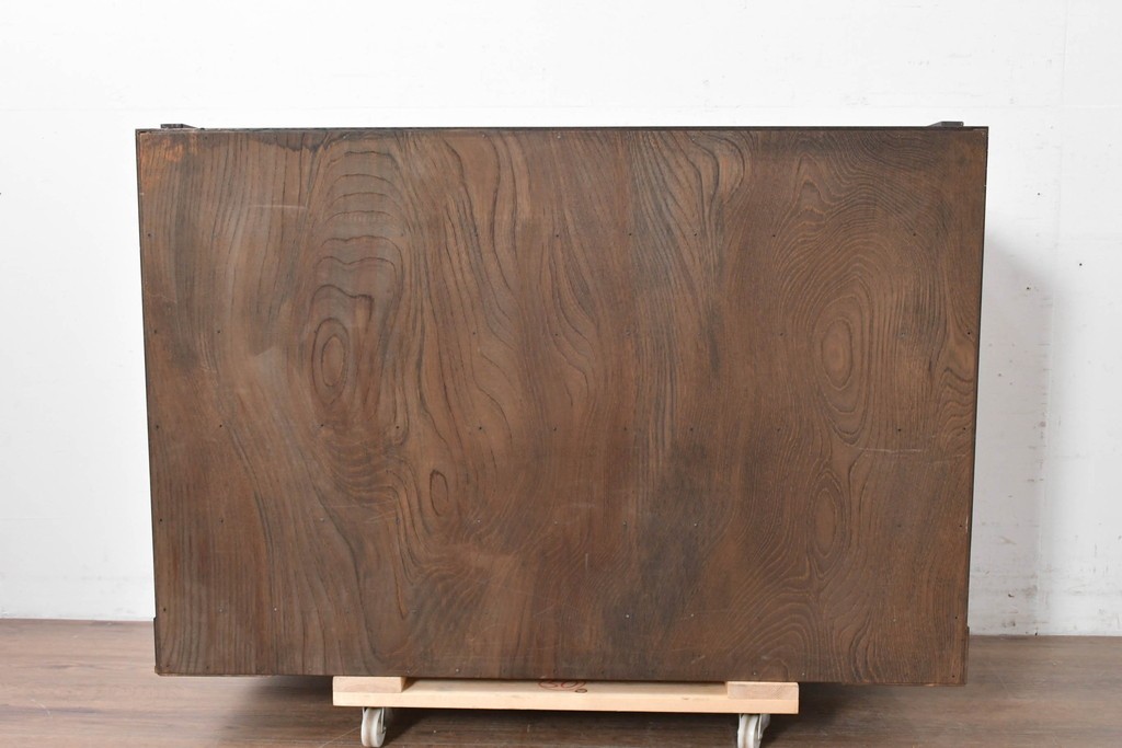 《天板取り付け加工費込み》　中古　美品　岩谷堂箪笥　欅(ケヤキ)材　重厚な金具が目を引く整理箪笥　(R-086726)