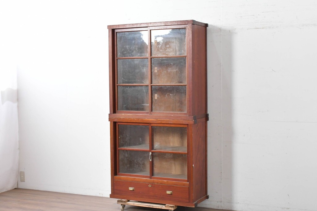 和製アンティーク　レトロな引き出し付き重ねガラス戸棚　(R-086727)