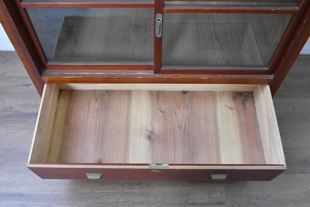 和製アンティーク　レトロな引き出し付き重ねガラス戸棚　(R-086727)