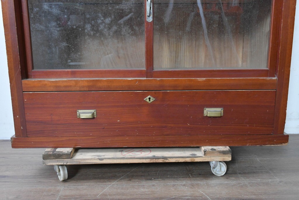 和製アンティーク　レトロな引き出し付き重ねガラス戸棚　(R-086727)