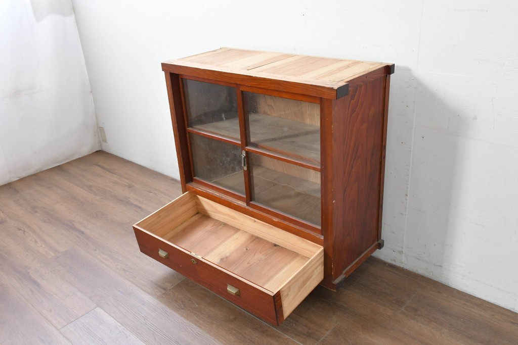 和製アンティーク　レトロな引き出し付きガラス戸棚　(R-086729)