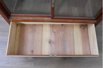 和製アンティーク　レトロな引き出し付きガラス戸棚　(R-086729)