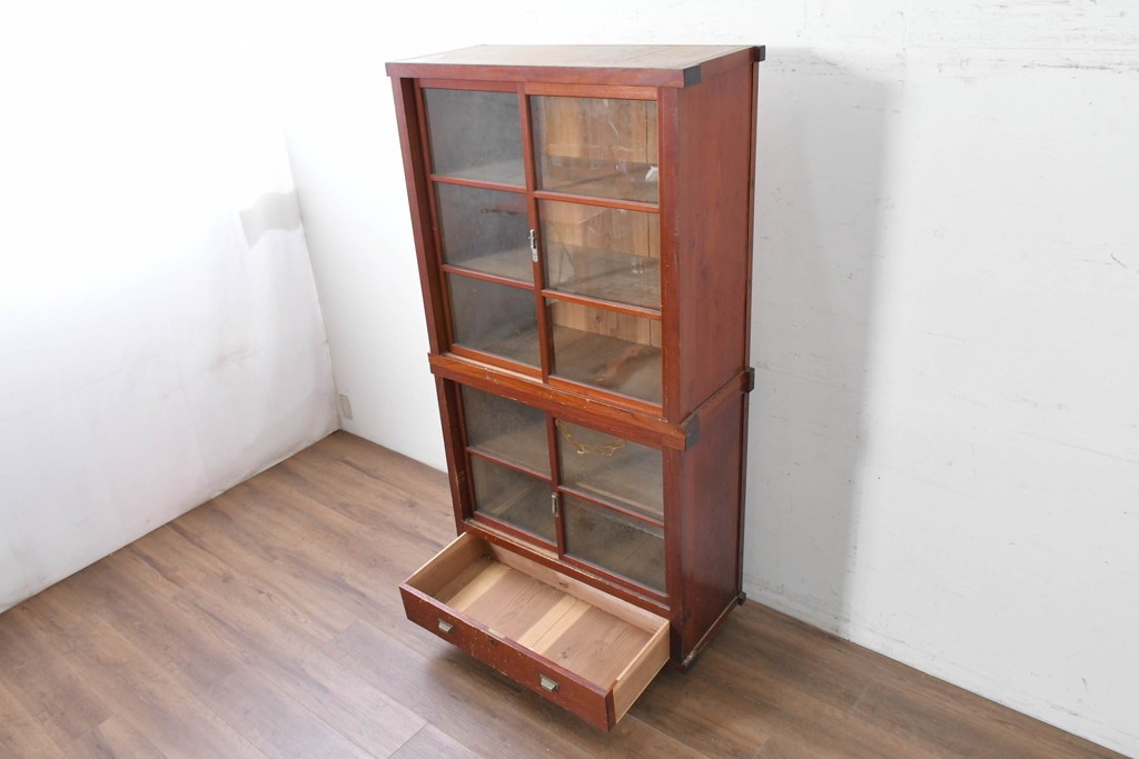 和製アンティーク　レトロな引き出し付き重ねガラス戸棚　(R-086730)