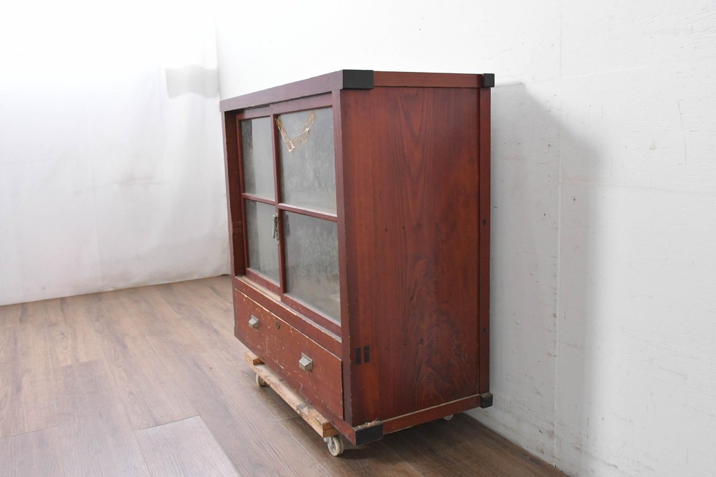 和製アンティーク　レトロな引き出し付きガラス戸棚　(R-086732)