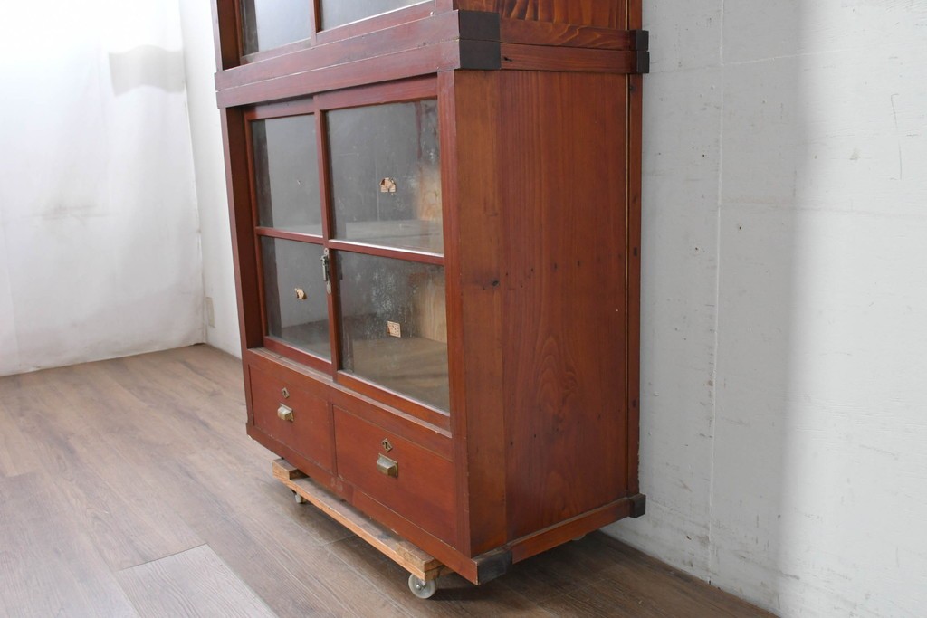 和製アンティーク　レトロな引き出し付き重ねガラス戸棚　(R-086733)